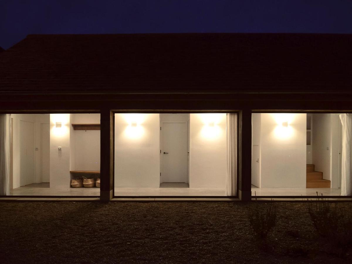 High Cogges Farm Holiday Cottages - The Cart Shed วิทนีย์ ภายนอก รูปภาพ
